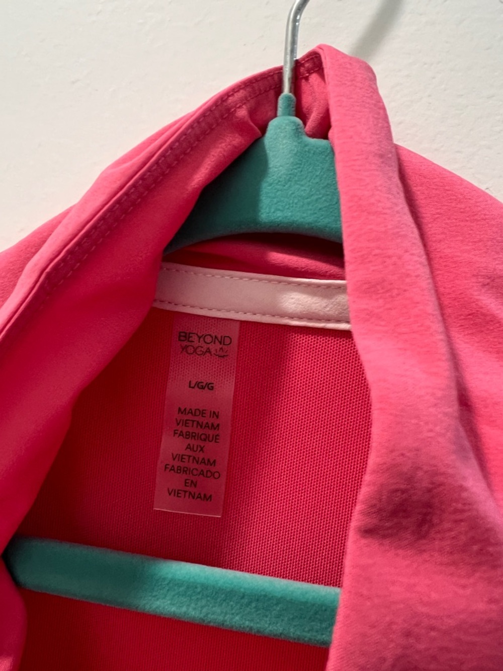 NWT💗Beyond yoga L go retro track jacket Pink Zip Bomber Jacket with White Piping - Picture 7 of 10
